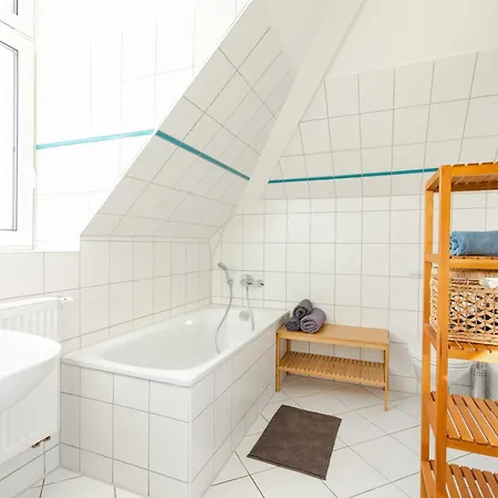 Moderne Gemuetliche * פירנה